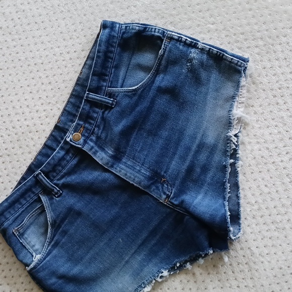 Vintage 1970's wrangler cheeky cut off jean shorts - Picture 2 of 12